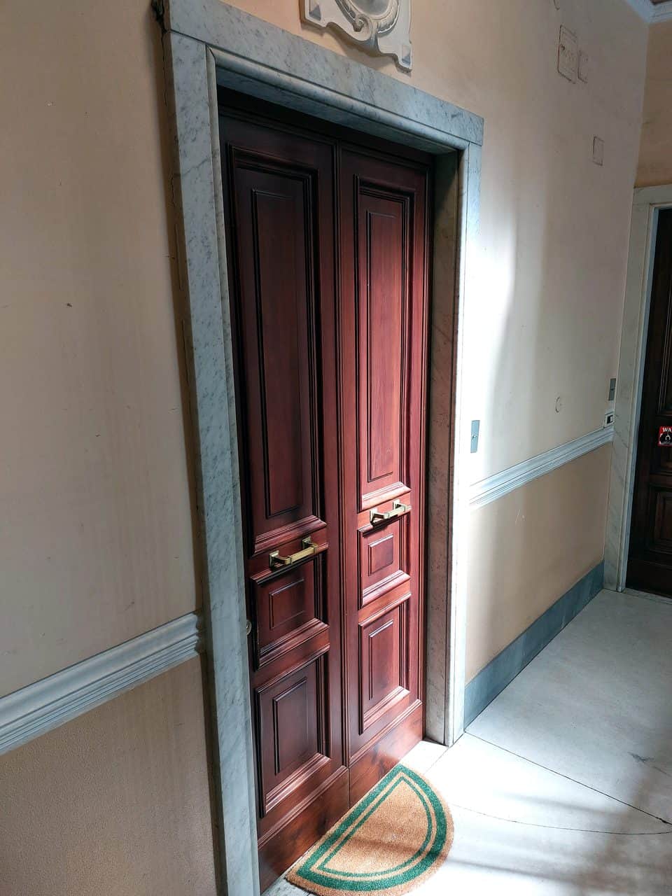 Porta blindata alla genovese classe 4 installata a Genova - Cosmetal serramenti sicurezza